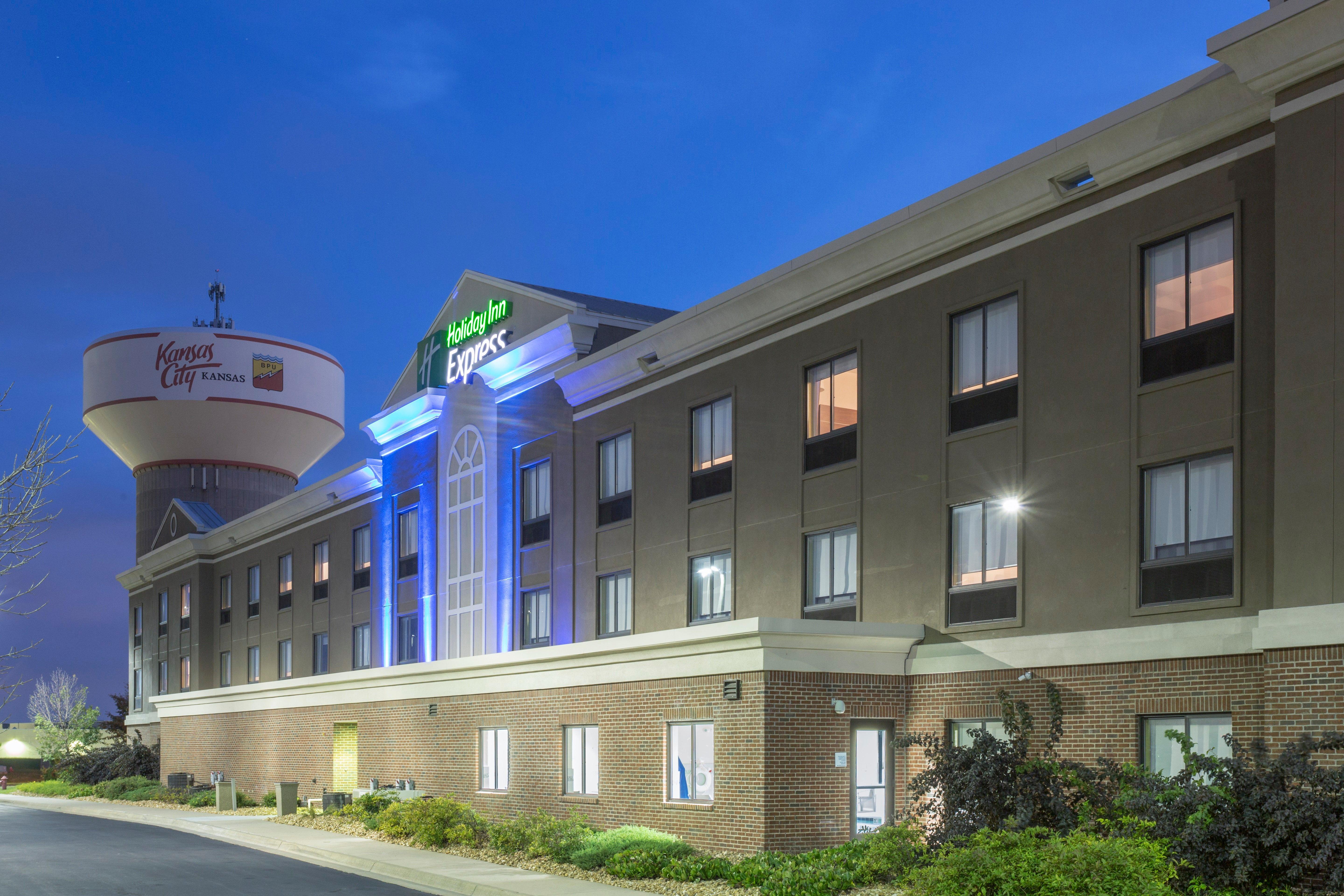 Holiday Inn Express Kansas City - At The Legends!, An Ihg Hotel Exteriör bild